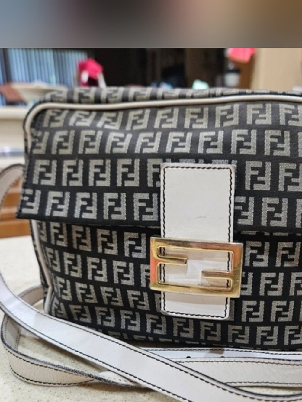 RARE Fendi, FENDI Mamma Zucca Baguette Handbag, White Leather Fendi Crossbody - Picture 3 of 9